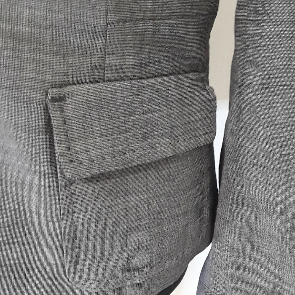 Talbots Single Button Gray Blazer - Size 6P - Picture 3 of 8